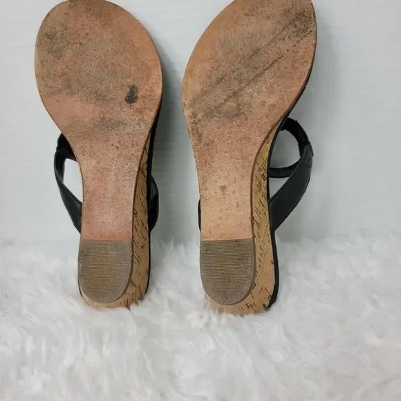 Bernardo Matrix Womens Size 8.5 Mini Wedge Black Leather Thong Sandals - Picture 8 of 9